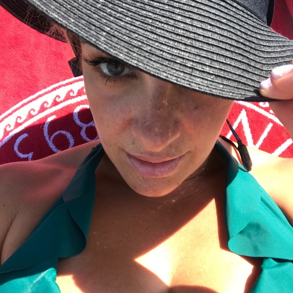 One year ago was the Boston winter Posh n sip awe - Picture 4 of 8